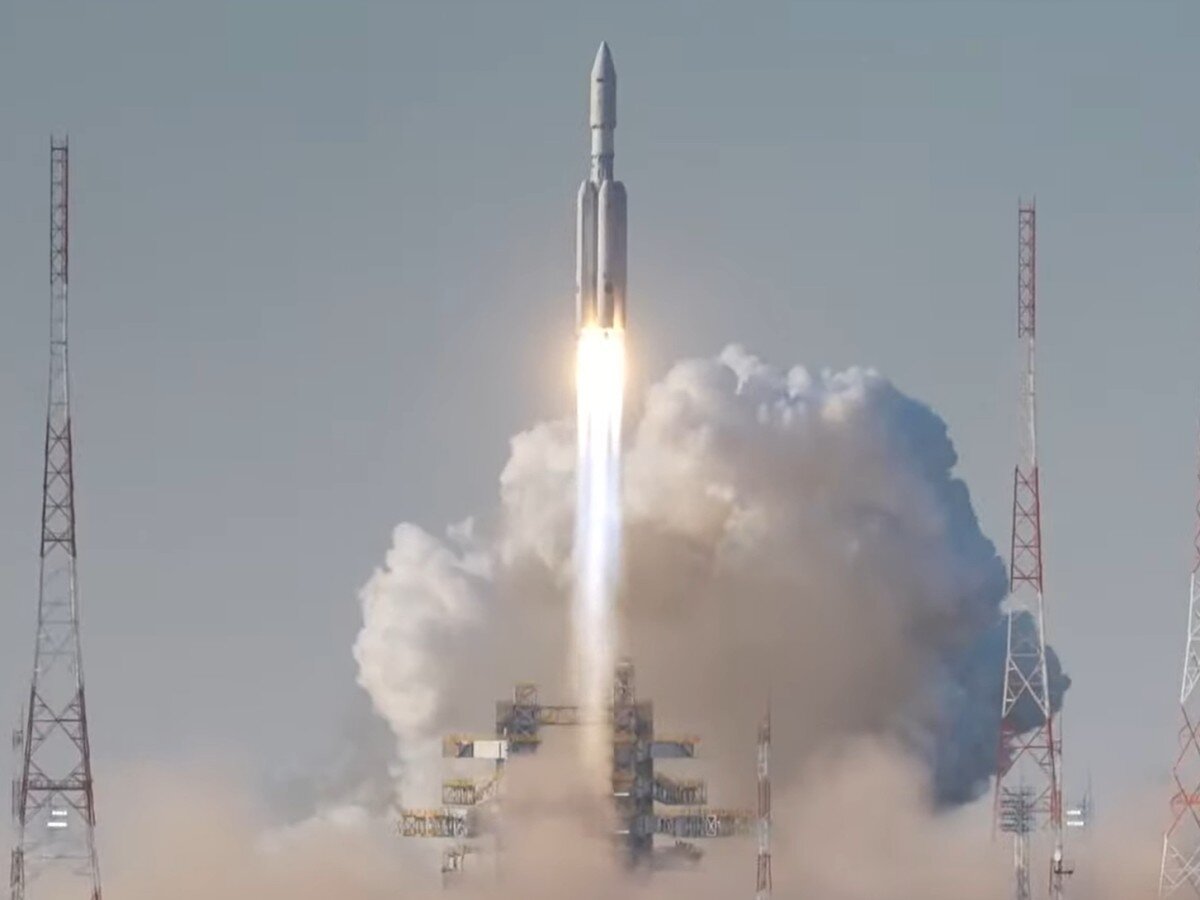 С космодрома Восточный в Амурской области запустили тяжелую ракету «Ангара-А5».