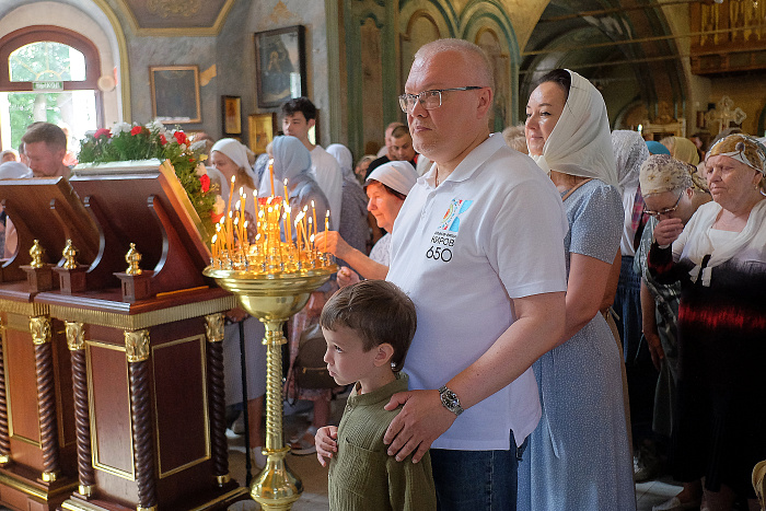 Александр Соколов поздравил кировчан с Днем семьи, любви и верности.